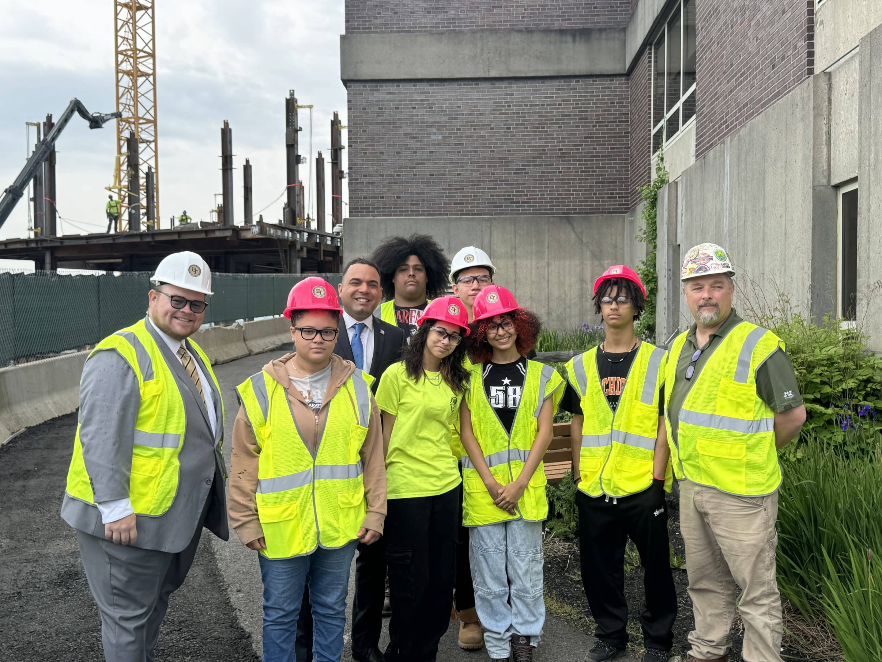 Dean Tech students, Holyoke Mayor Garcia visit Veterans Home site - The ...